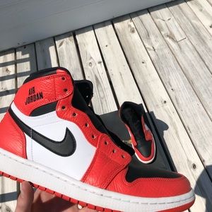 Air Jordan 1 “Max Orange”